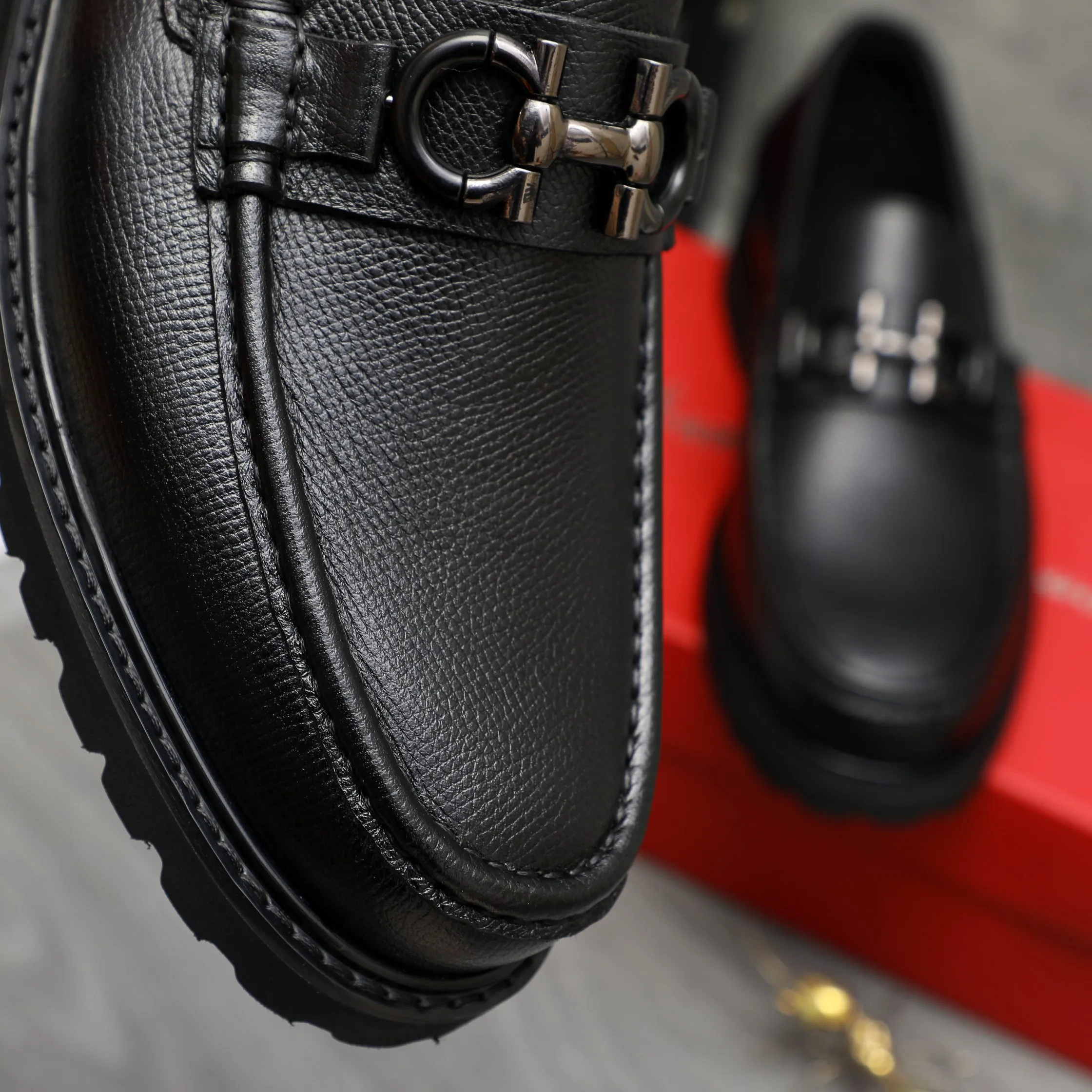 Men's shoes 💰442 Product trademark: Ferragamo "Ferragamo" business formal leather shoes Regular size: 38-46 (45.46 is custom-made and non-returnable) Product materials: Selected pebbled cowhide upper, cowhide lining, non-slip rubber outsole